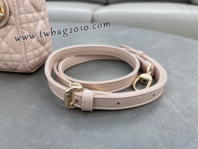 Dior专柜新款Lady女包迪奥高仿原单三格羊皮胭脂粉Classic Lady戴妃包 djfk1275